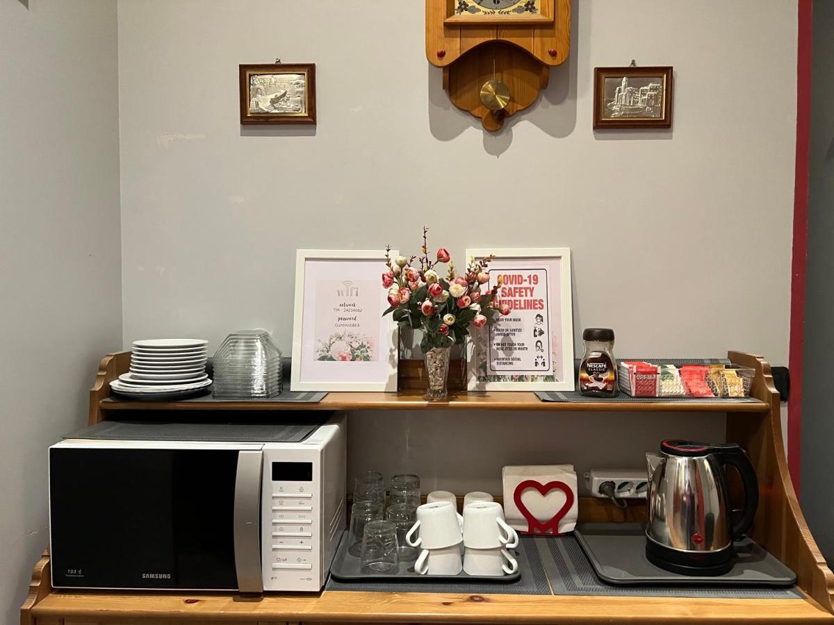 Acomodação com café da manhã  Quintino Roma
